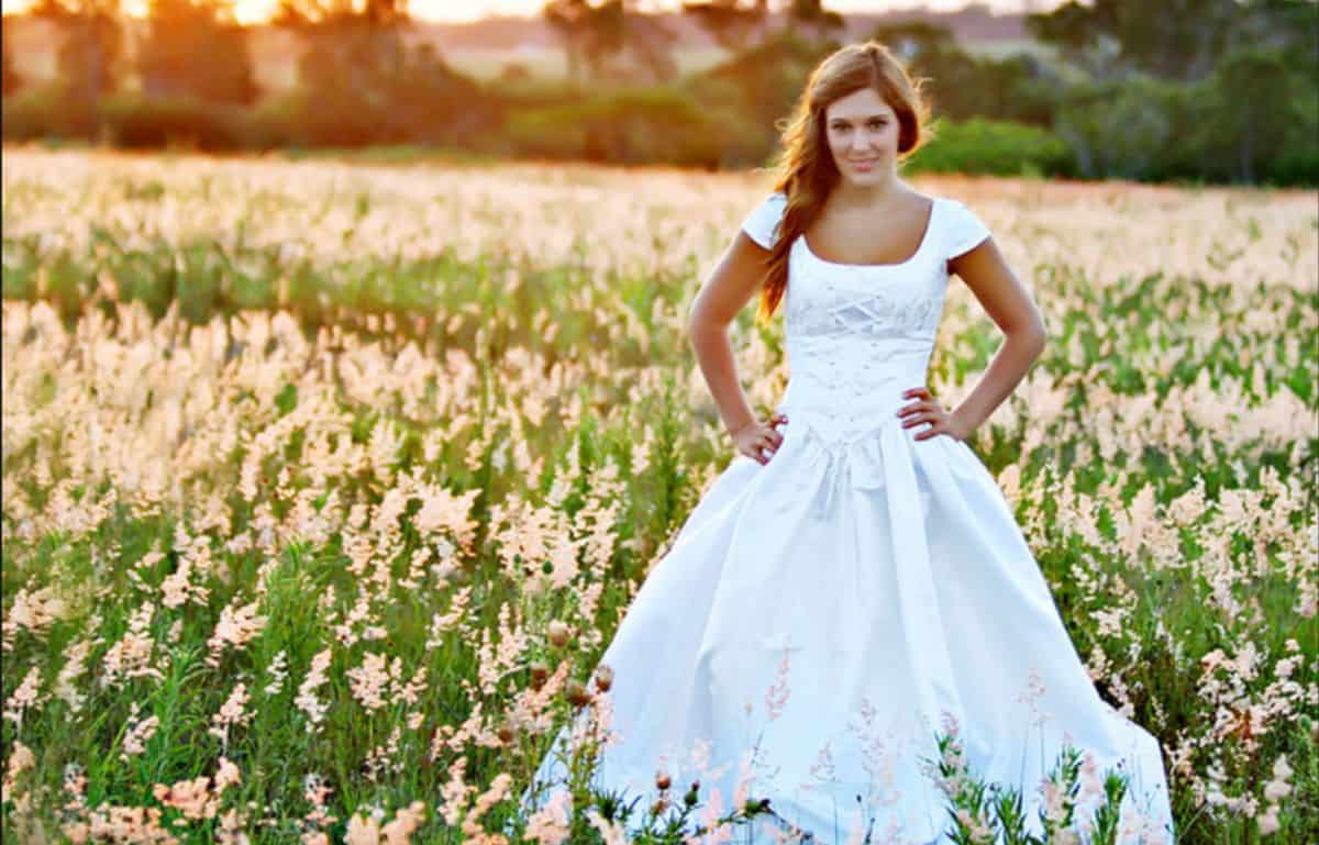 Average Cost of a Wedding Dress Wedding Dress Cost Guide
