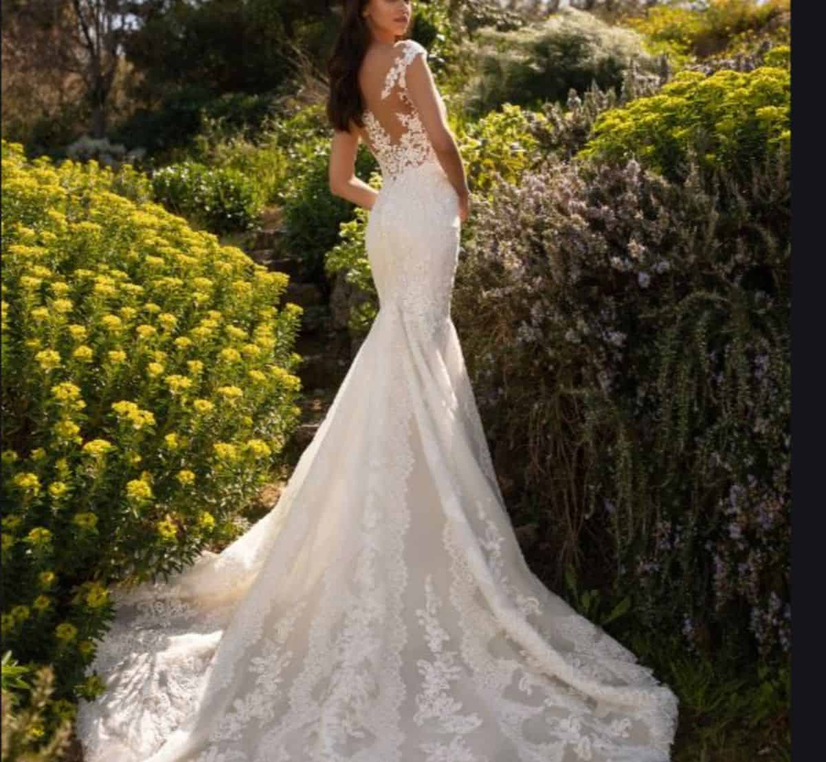 Mermaid Style Wedding Dresses For Bride With Pleat Cap Sleeve Illusion Back Gown 