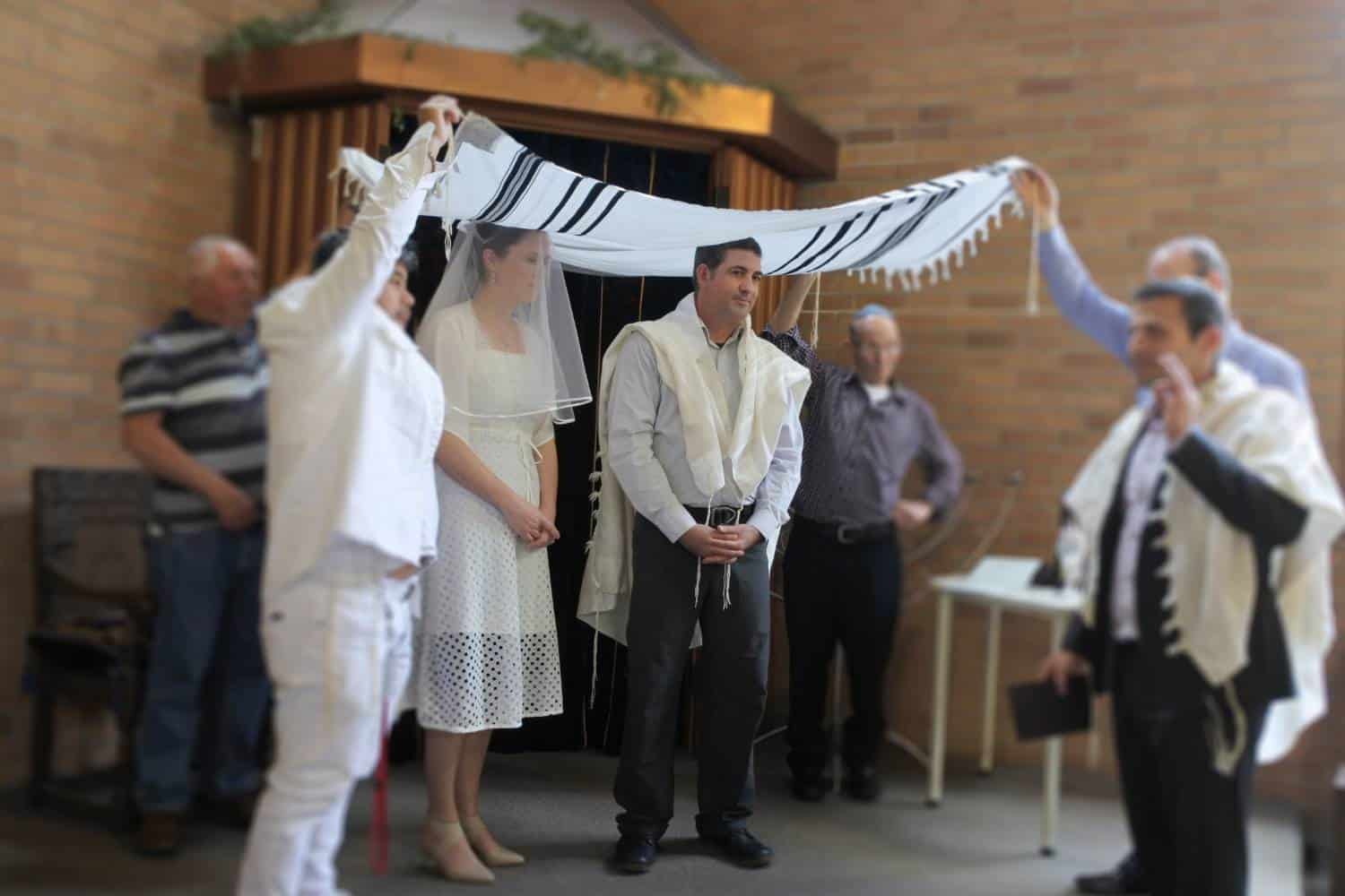 what are the tips for planning a jewish wedding