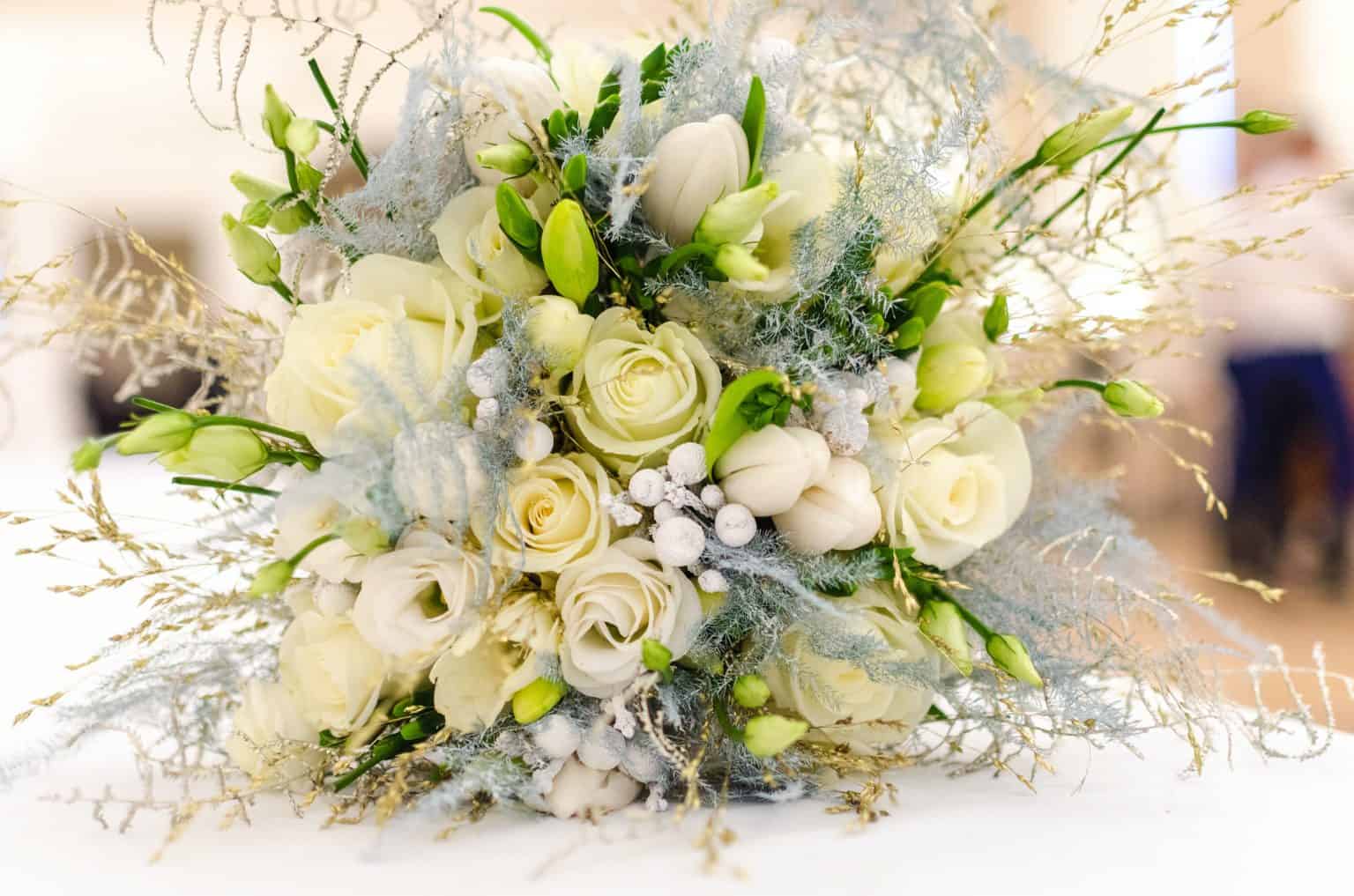 what-do-flowers-symbolise-at-weddings