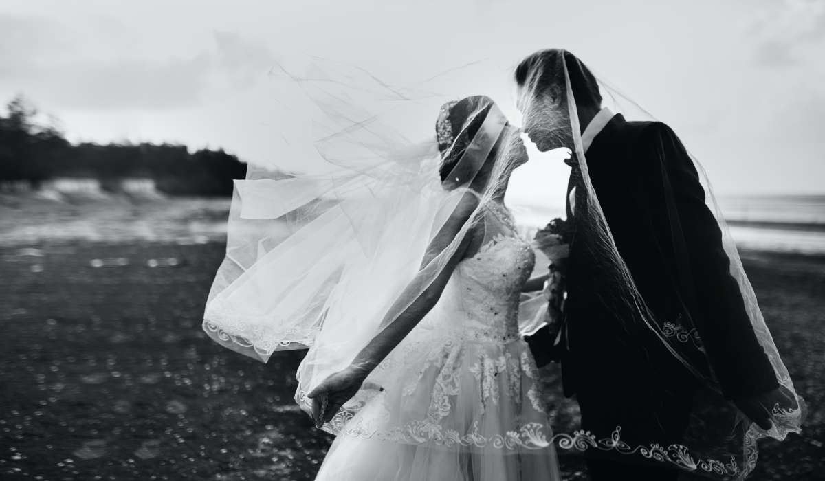 kiss on cheek by wade Elders Ridge Photography