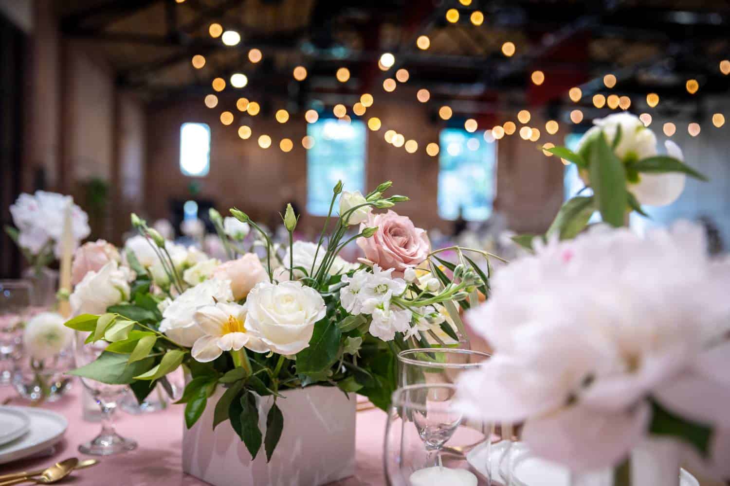 how to save money on wedding florists 1