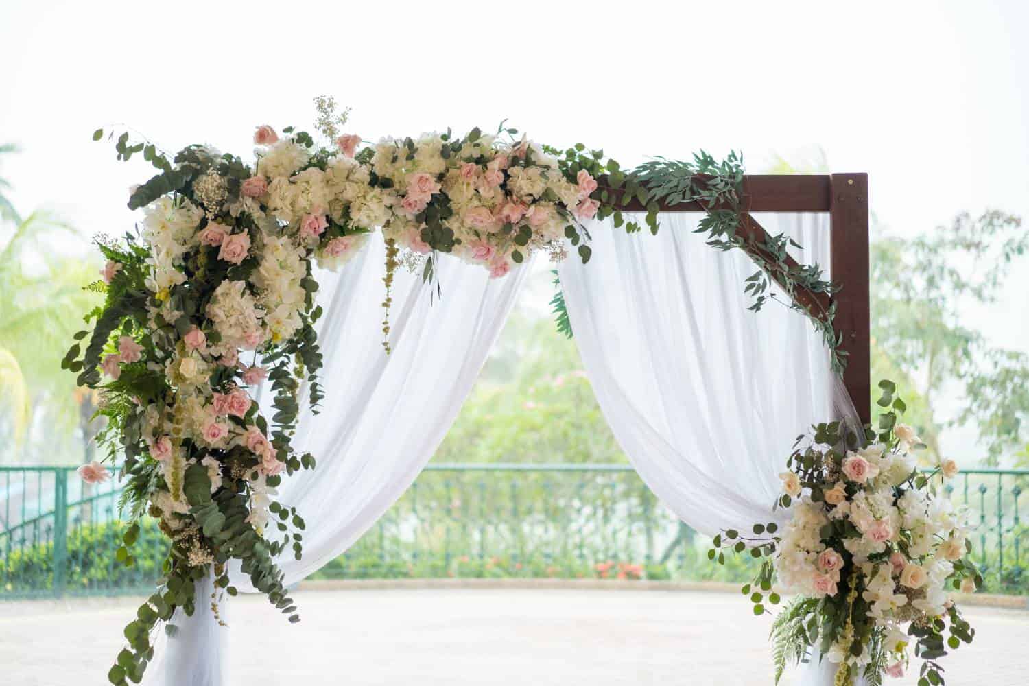 how to save money on wedding florists