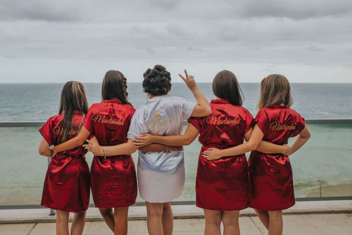 is it ok to have no bridal party (2)