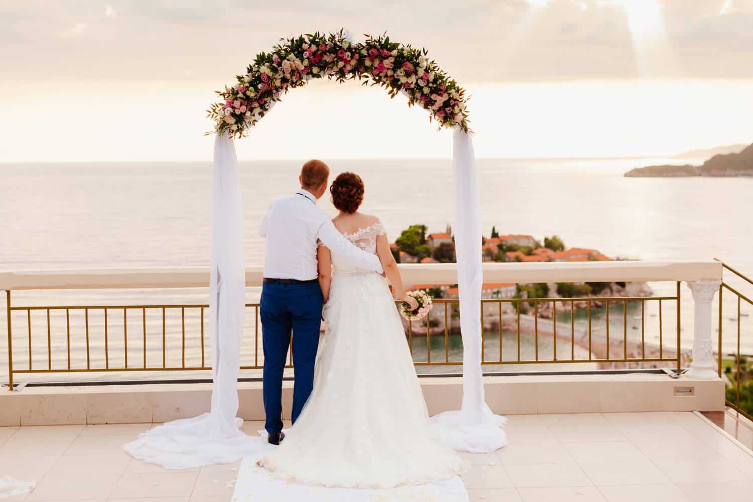 what are the pros and cons of destination weddings 2