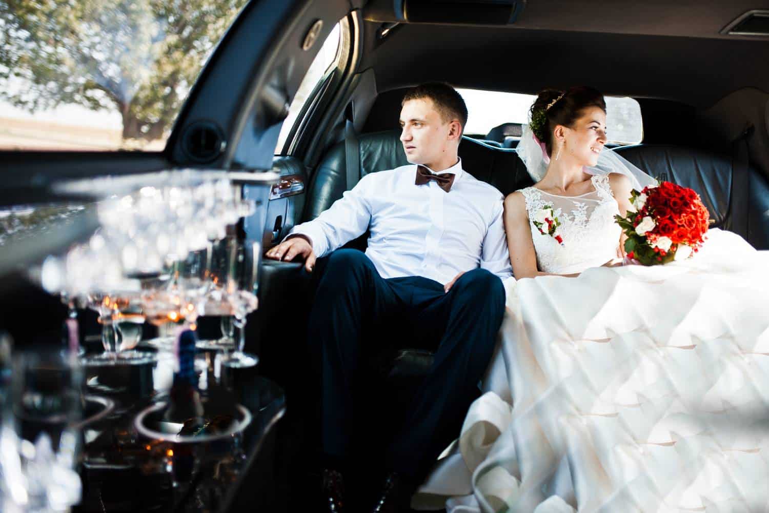 hire a limousine to create everlasting wedding day memories 1