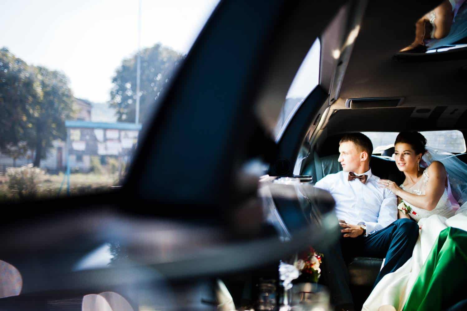 hire a limousine to create everlasting wedding day memories