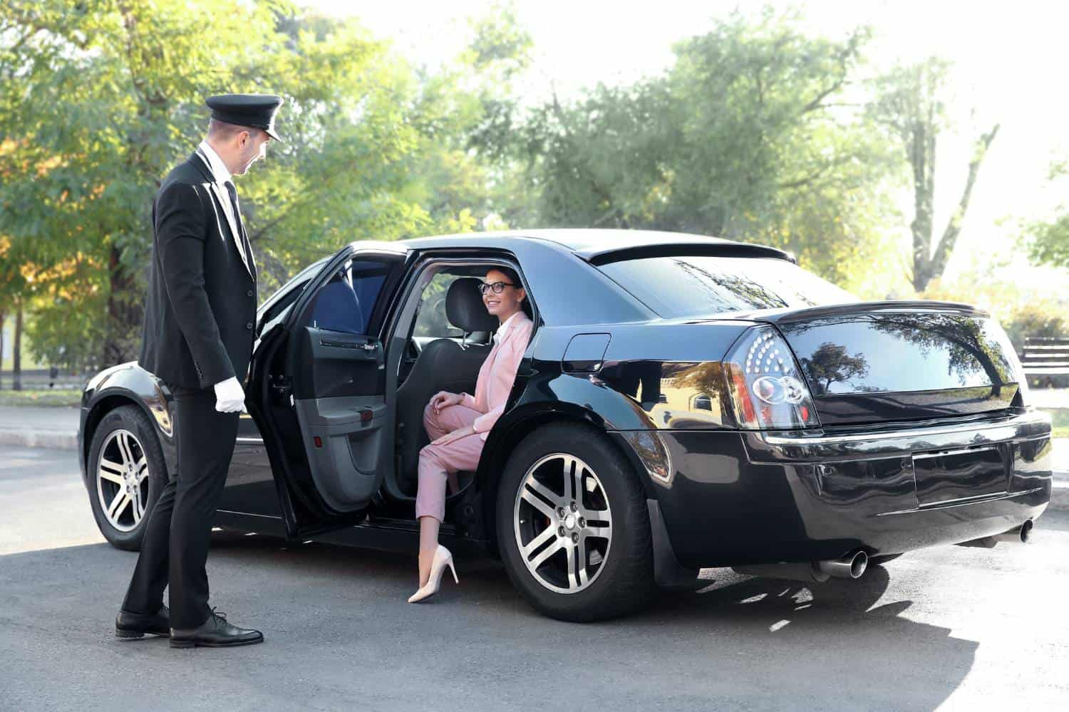 how to hire a luxury chauffeur service 1