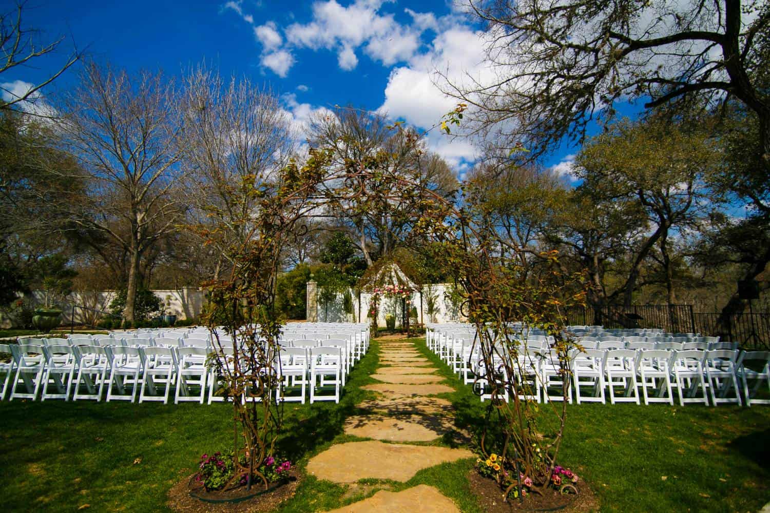 10 outdoor wedding venues for nature loving couples