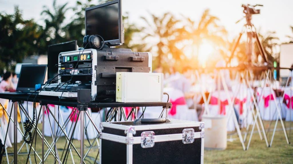how to improve the quality of sound in outdoor wedding venue