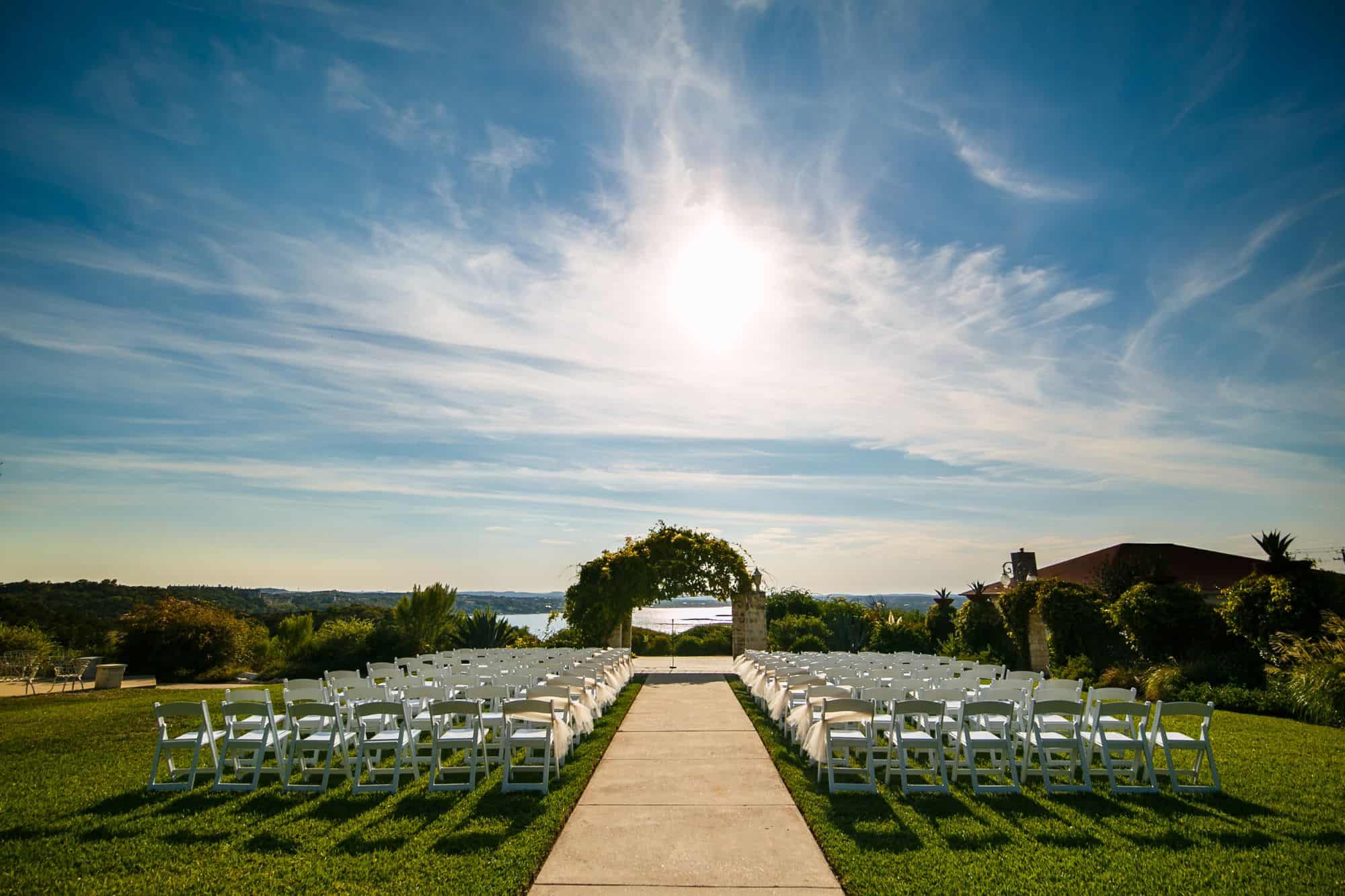 how to make your outdoor wedding venue romantic 1