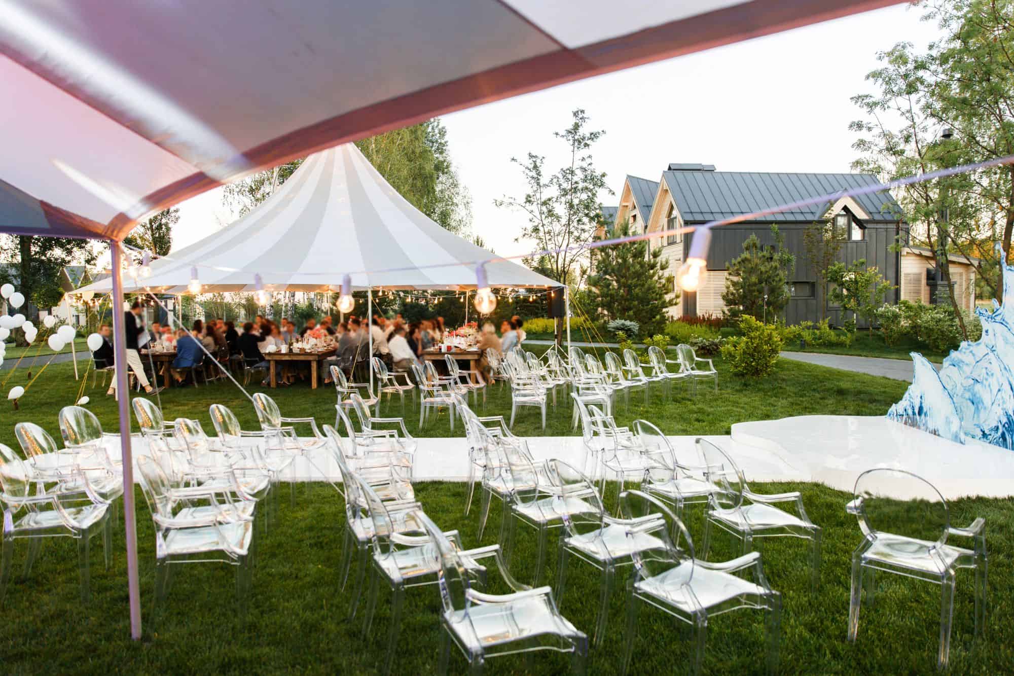 how to make your outdoor wedding venue stand out 1