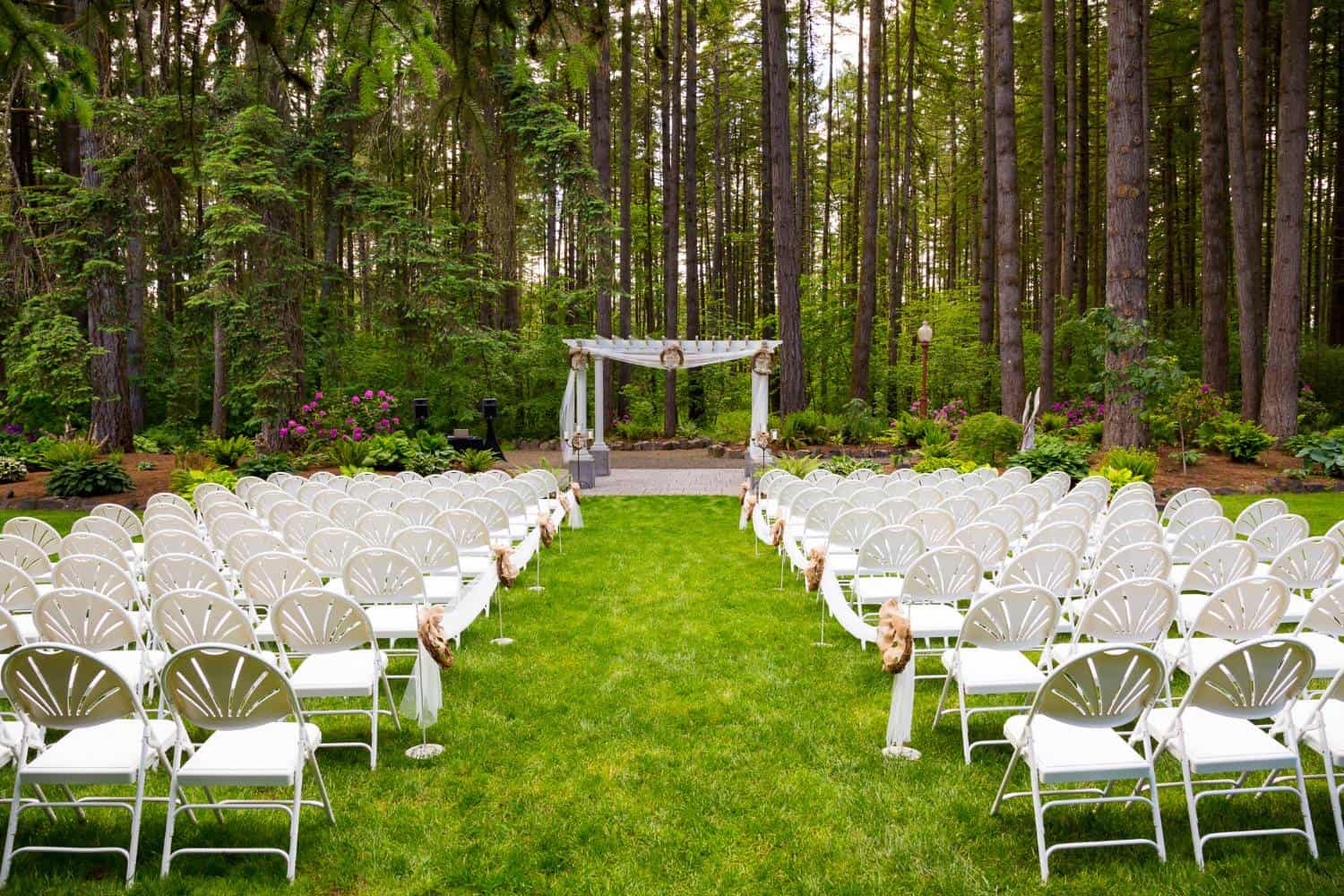 how to find and book affordable wedding venues without sacrificing style 2