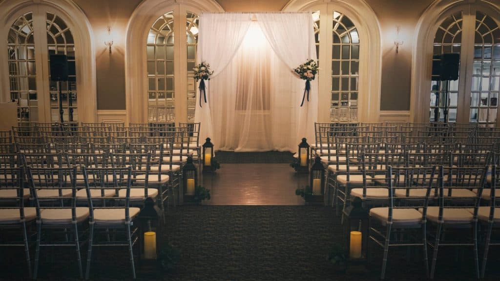 indoor vs. outdoor wedding venues which is right for you