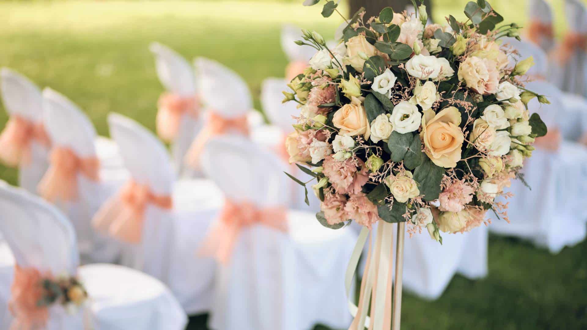 what are the best color schemes for an outdoor wedding venue
