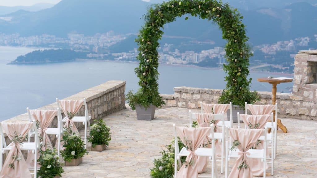 what are the most popular types of outdoor wedding venues