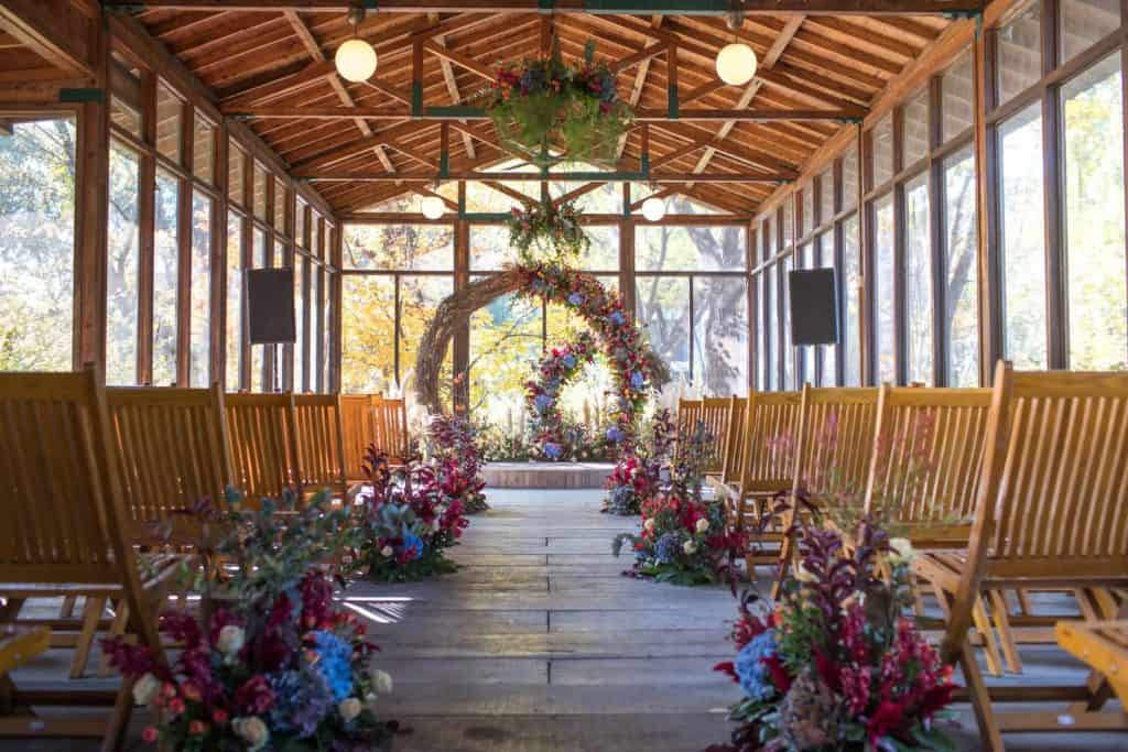 what are the unique features of winery as an outdoor wedding venue 1